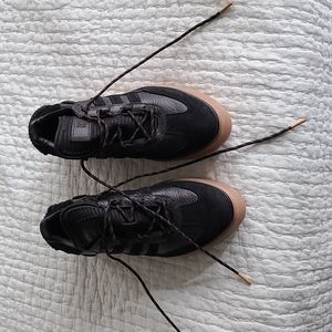 BARELY Worn IVY Park Sneaker Size 11